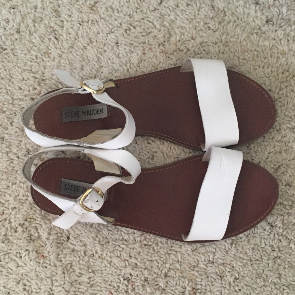 Steve Madden white leather Donddi sandals